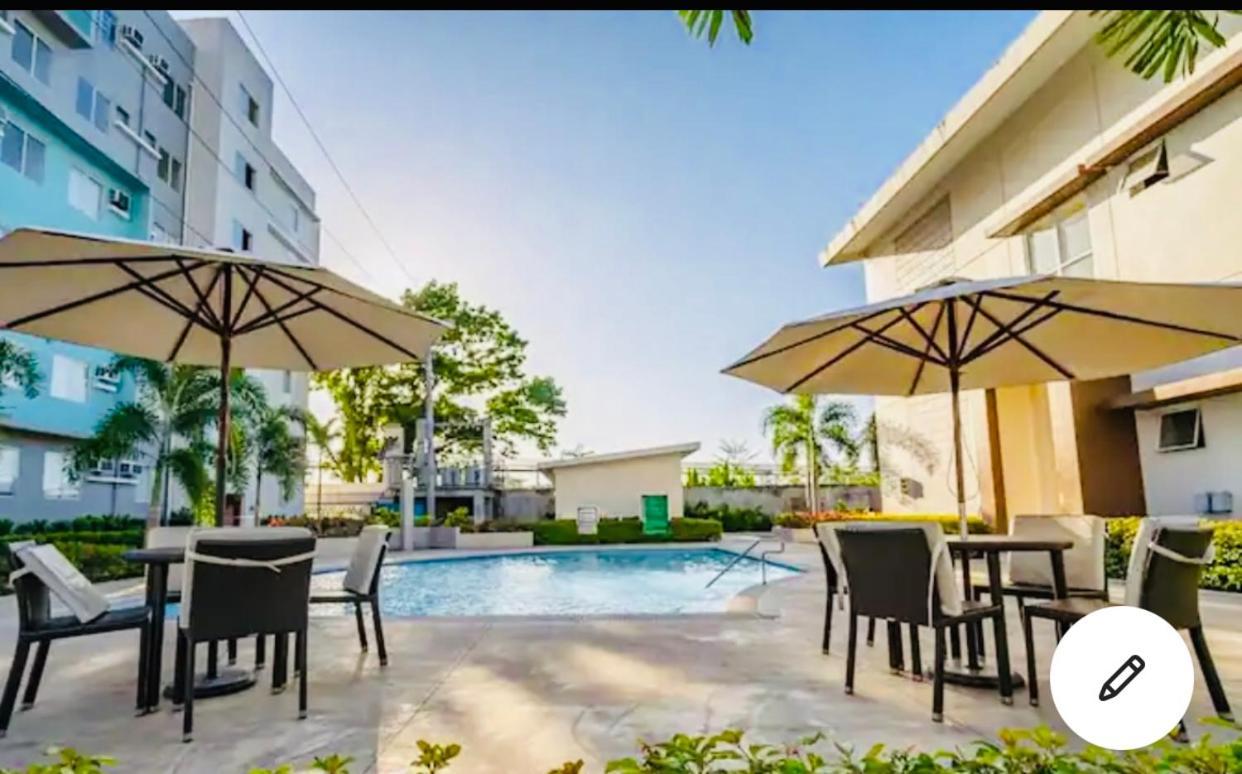 8 Spatial Condominium Davao City Buitenkant foto