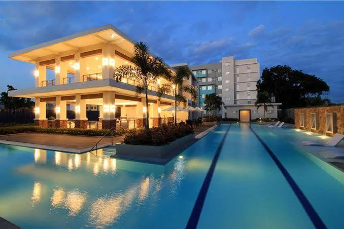 8 Spatial Condominium Davao City Buitenkant foto