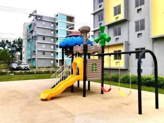 8 Spatial Condominium Davao City Buitenkant foto