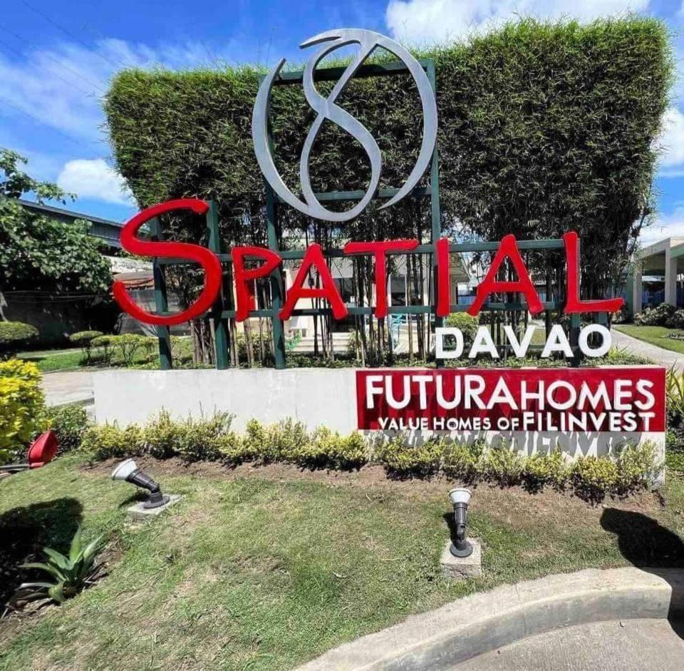 8 Spatial Condominium Davao City Buitenkant foto