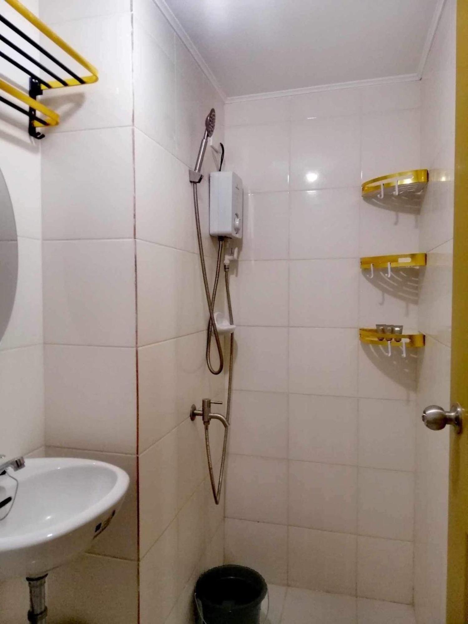 8 Spatial Condominium Davao City Buitenkant foto